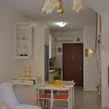 Bay Maisonette